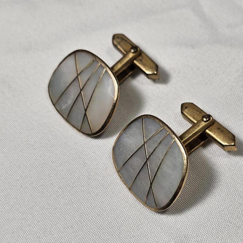Vintage MCM Cufflinks MOP Mother Of Pearl Gold Tone Cuff Links - Picture 3 of 7